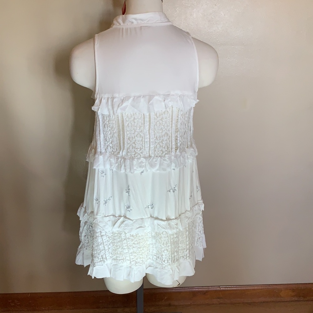 POL Sleeveless Frill Top - Picture 9 of 12